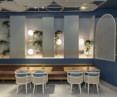 Ecole St Pierre Hotel