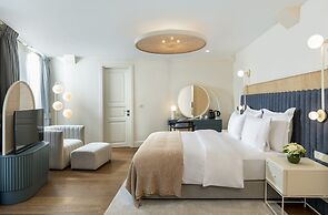 Ecole St Pierre Hotel