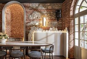 Ecole St Pierre Hotel