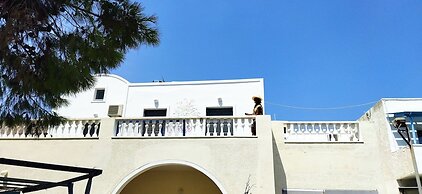 Perissa Art Villa - Kitchen & Washing Machine