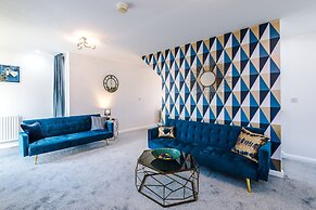 3 Bed House Manchester by MCR Dens