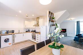 3 Bed House Manchester by MCR Dens