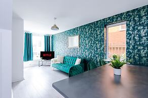 5 Bed House Manchester by MCR Dens