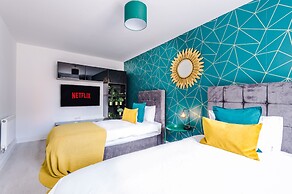 5 Bed House Manchester by MCR Dens