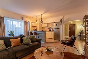 HOLT - Bagheera's Den