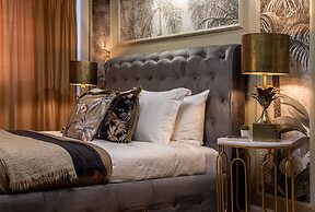 HOLT - Baloo and Bagheera