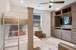 Rendezvous at the Shores by RedAwning