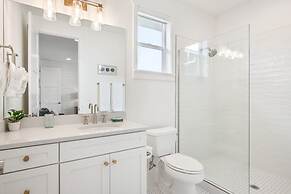 Rendezvous at the Shores by RedAwning