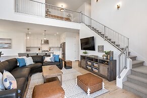 Rendezvous at the Shores by RedAwning