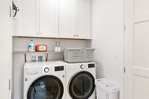 Rendezvous at the Shores by RedAwning