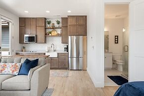 Rendezvous at the Shores by RedAwning