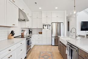 Rendezvous at the Shores by RedAwning