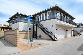 Rendezvous at the Shores by RedAwning