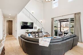 Rendezvous at the Shores by RedAwning