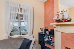 Albany Historic Cottage by the BnB Collection