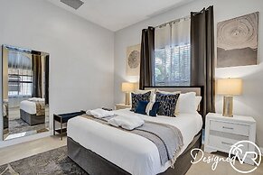 8-BR with Pool & Mini-golf & Soccer