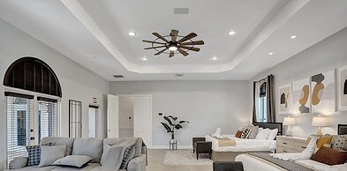 8-BR with Pool & Mini-golf & Soccer