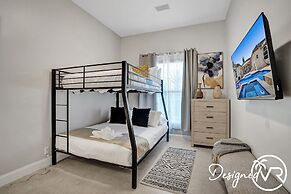 8-BR with Pool & Mini-golf & Soccer