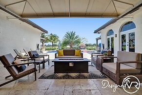 8-BR with Pool & Mini-golf & Soccer