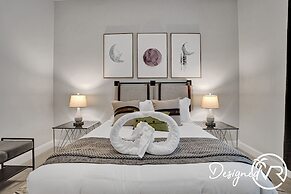 8-BR with Pool & Mini-golf & Soccer