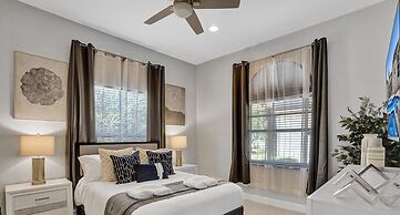 8-BR with Pool & Mini-golf & Soccer