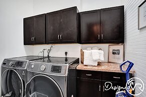 8-BR with Pool & Mini-golf & Soccer