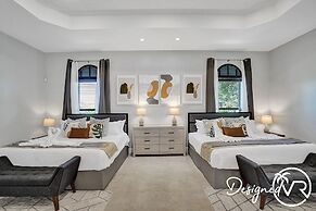 8-BR with Pool & Mini-golf & Soccer