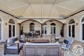 8-BR with Pool & Mini-golf & Soccer