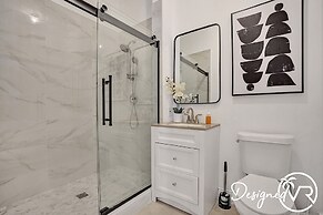 8-BR with Pool & Mini-golf & Soccer