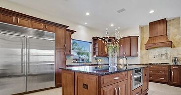 8-BR with Pool & Mini-golf & Soccer