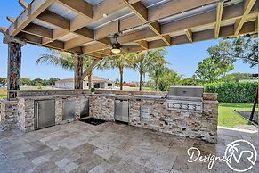 8-BR with Pool & Mini-golf & Soccer