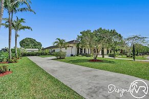 8-BR with Pool & Mini-golf & Soccer