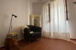 Charming 5-bed House in Granja