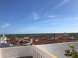 Charming 5-bed House in Granja