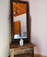 Fabulous apt. w breakfast near the sea