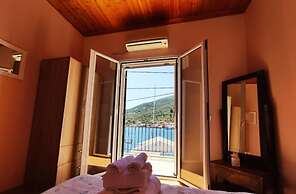 Fabulous apt. w breakfast near the sea