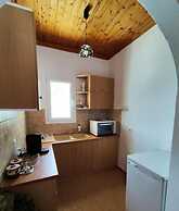 Fabulous apt. w breakfast near the sea