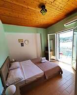 Fabulous apt. w breakfast near the sea