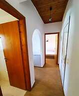 Fabulous apt. w breakfast near the sea