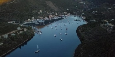 Fabulous apt. w breakfast near the sea