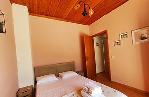 Fabulous apt. w breakfast near the sea