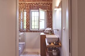 AQVAE Unconventional Country House