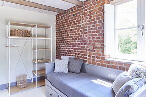 AQVAE Unconventional Country House
