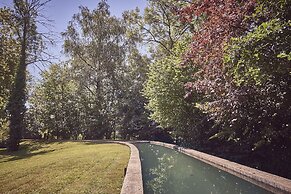 AQVAE Unconventional Country House