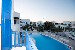 Glamorous 2BR Villa in Ornos w Sea View