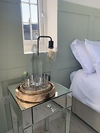 Luxury Cottage, Views of the Lakes With Hot Tub
