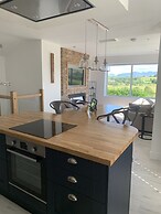 Luxury Cottage, Views of the Lakes With Hot Tub