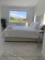 Luxury Cottage, Views of the Lakes With Hot Tub