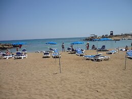 PENELOPE BEACH HOTEL APTS