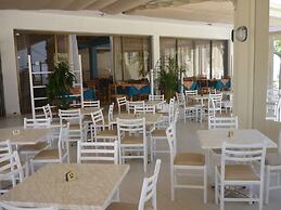 PENELOPE BEACH HOTEL APTS